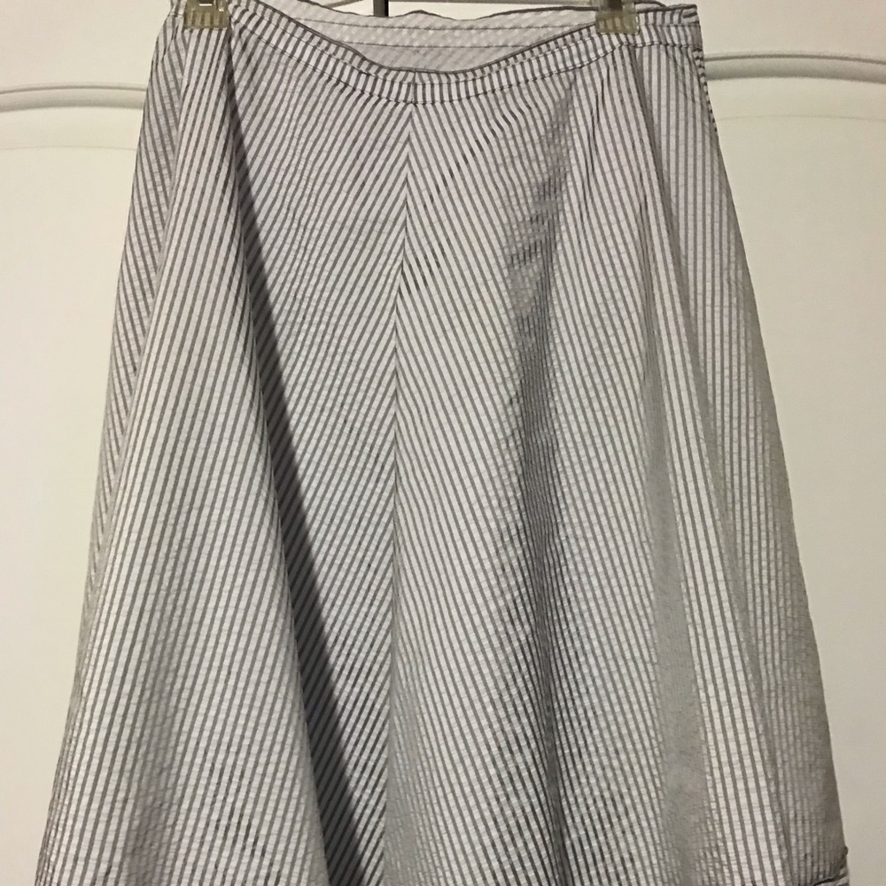 Gray & White Skirt by Msiamo Size 12